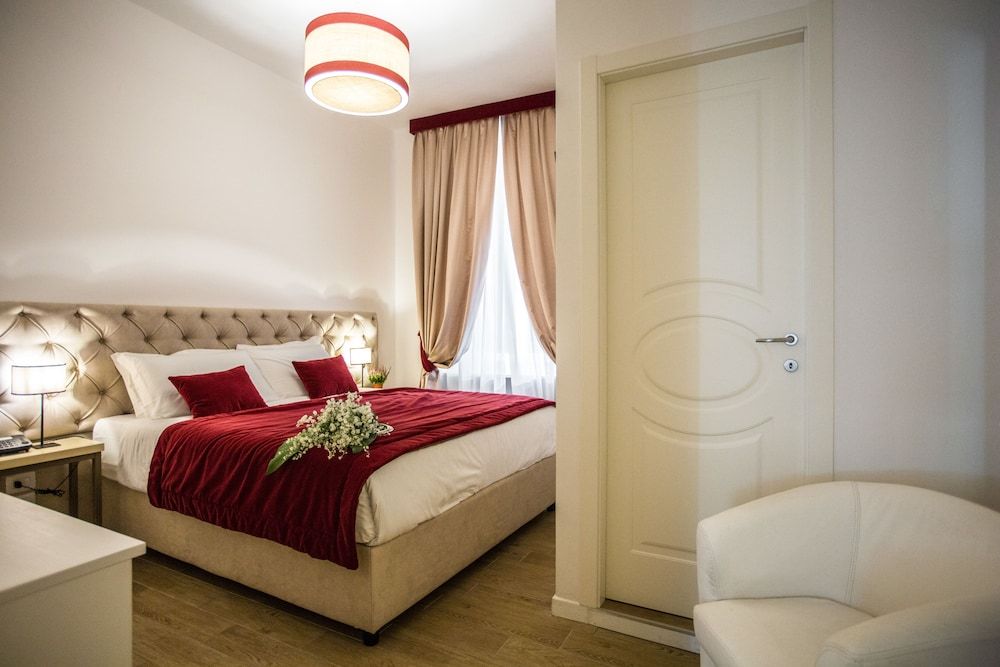 Chic & Town Luxury Rooms Classic Double Room 8