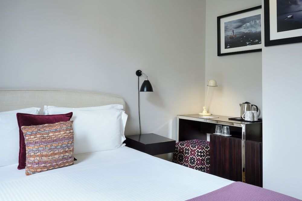 The Fifteen Keys Hotel Classic Double Room 2