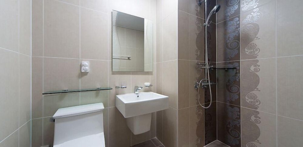 Swansea Standard Double Room 6