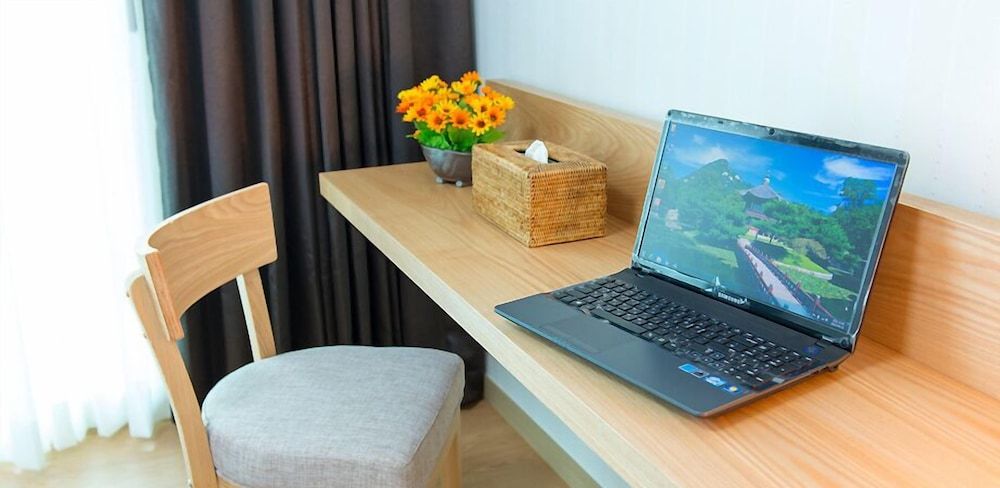 Swansea Standard Double Room 5