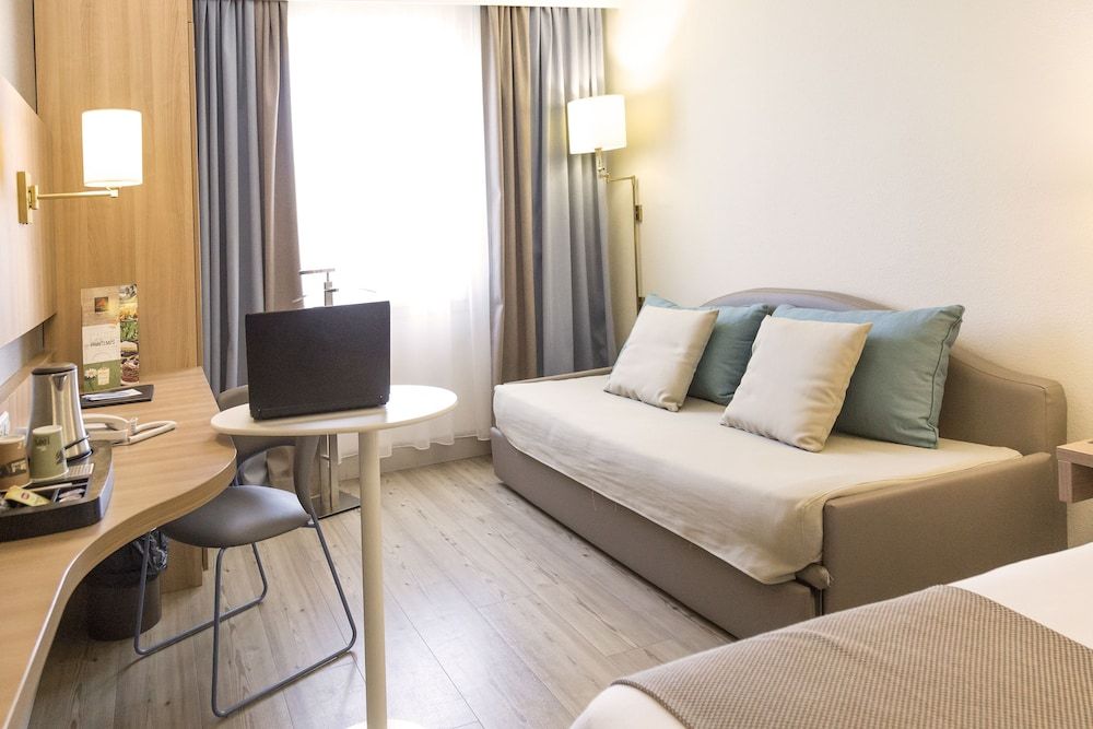 Superior Room, 1 Queen Bed, Smoking