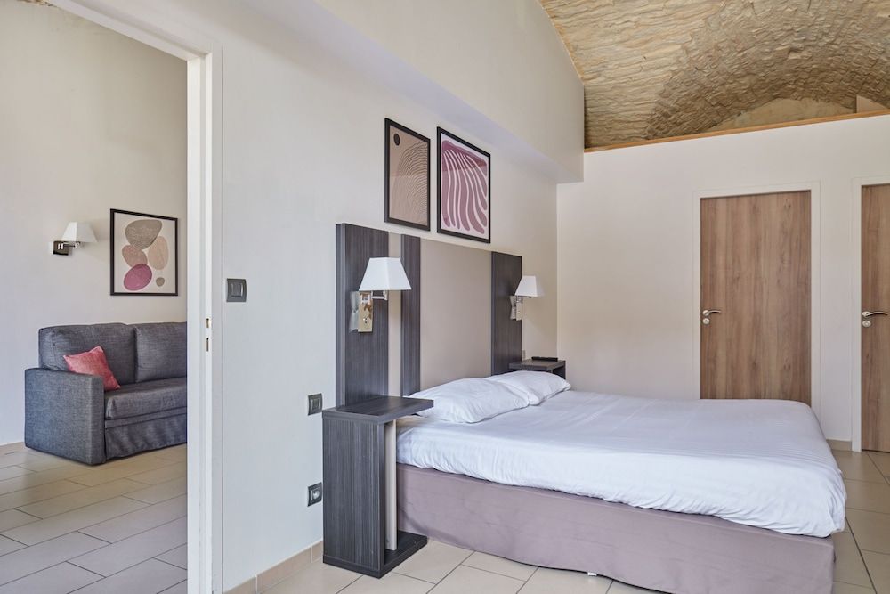 Junior Suite (2/4 People)