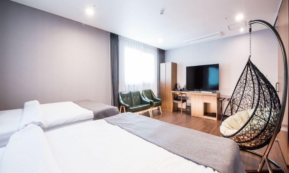 Silla Boutique Hotel Premium Premium Corner Suite Bed