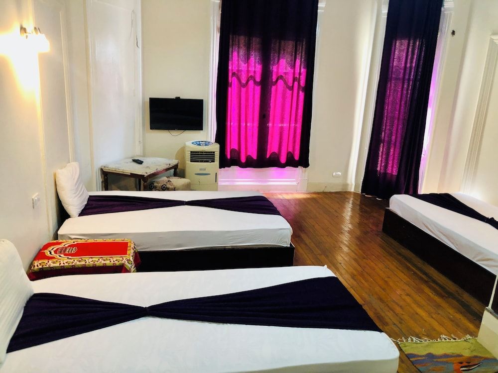 Mesho Inn Hostel Deluxe Triple Room, Private Bathroom, City View 5