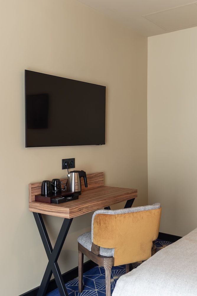 undefined Hotel Le Rocroy 2