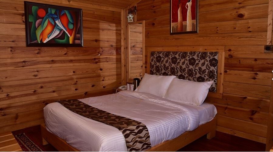 Twin Rooms, Pine wood Cottages With 2 Double Bed for 4 Pax, 2 Bath Room with Sun Sky lobby