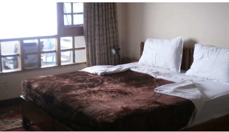 Hotel Snow King Retreat Superior Room with One Double Bed For 2 Pax with Swing /Lawn/ Mountain View 3