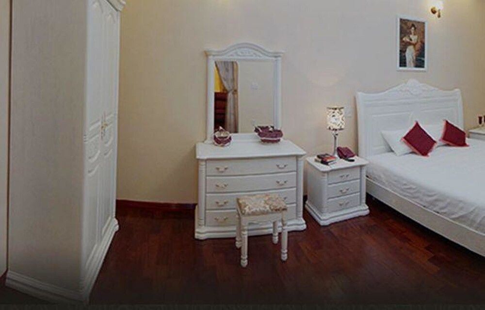 Family Room (Mimosa)