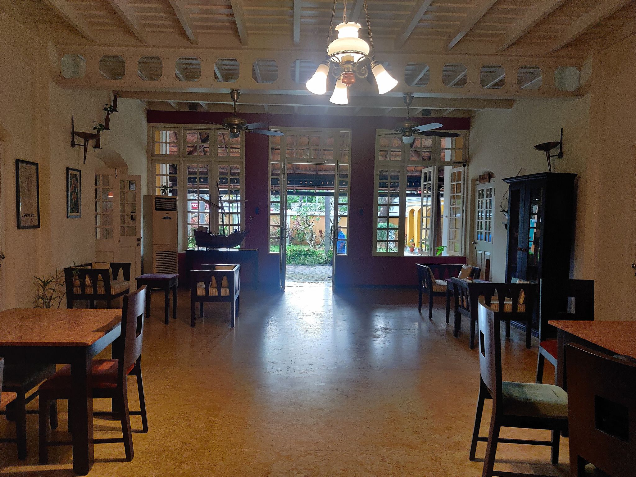 Food & Dining