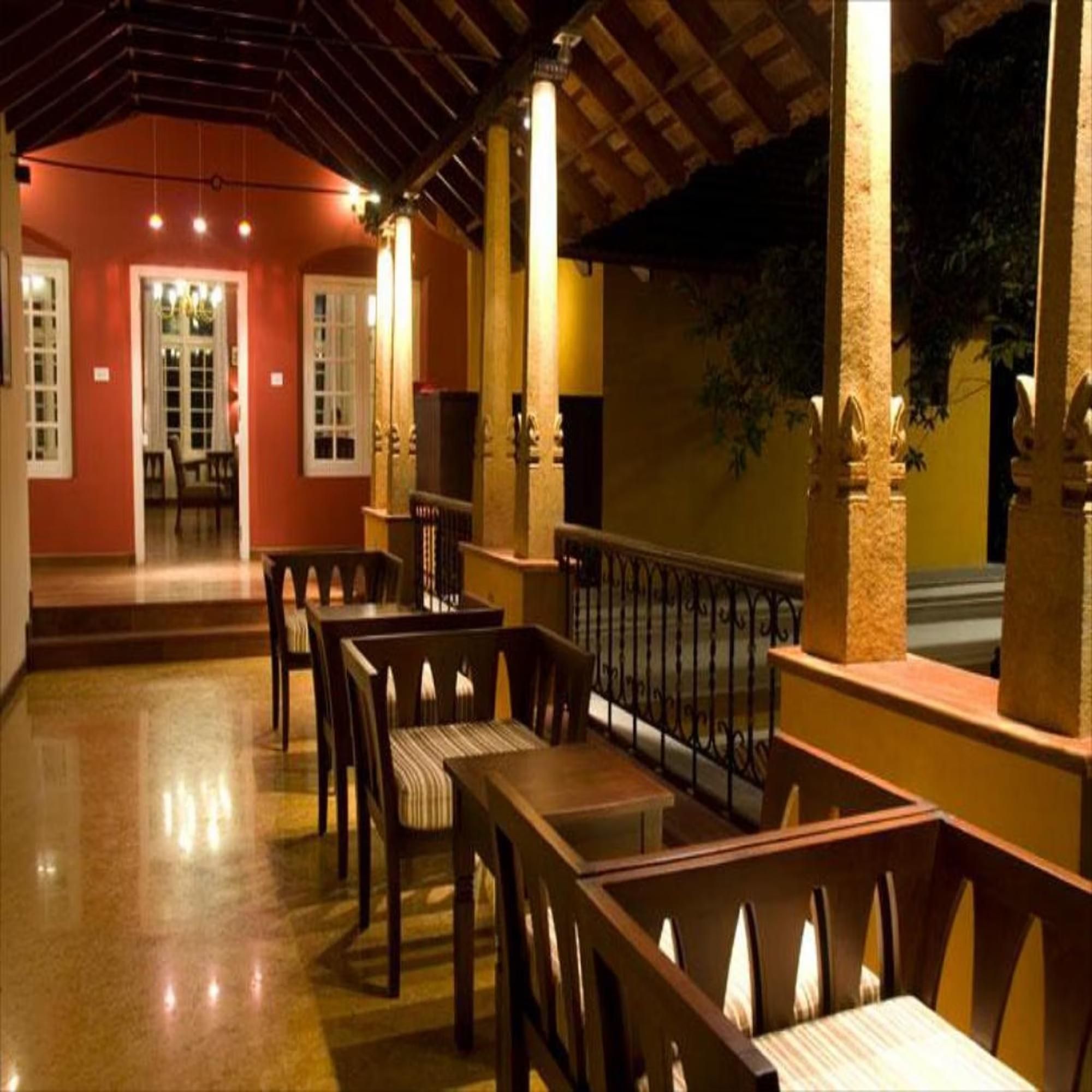 Food & Dining