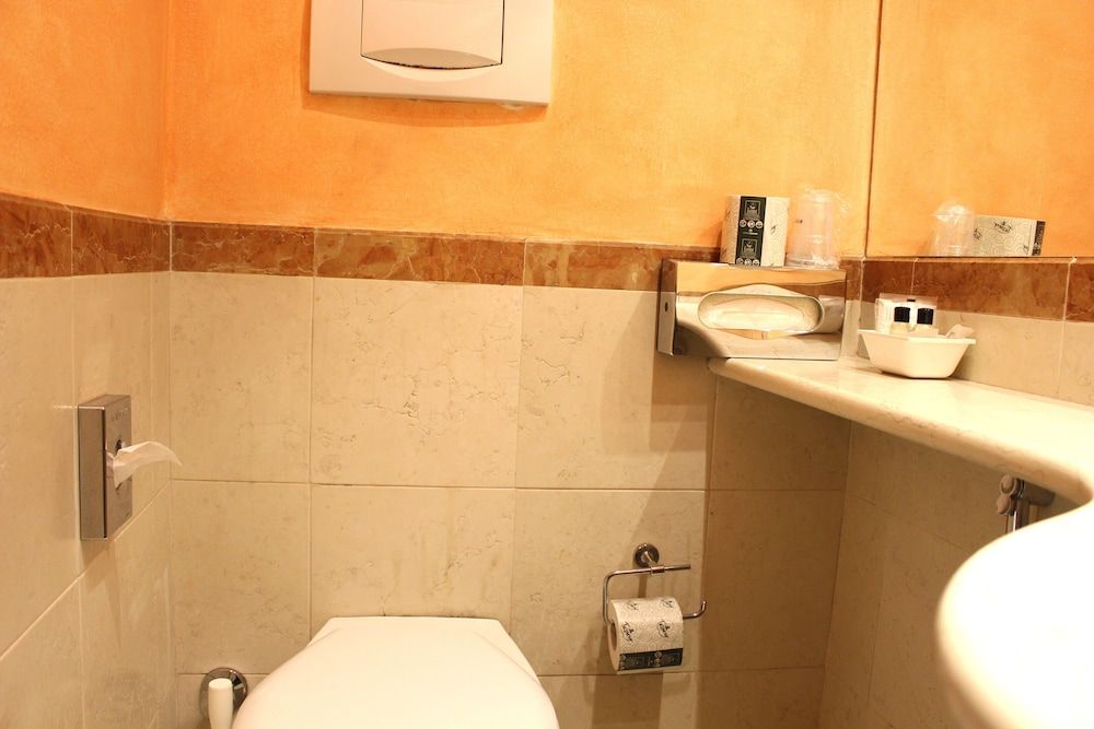 Hotel Club Standard Twin Room 5