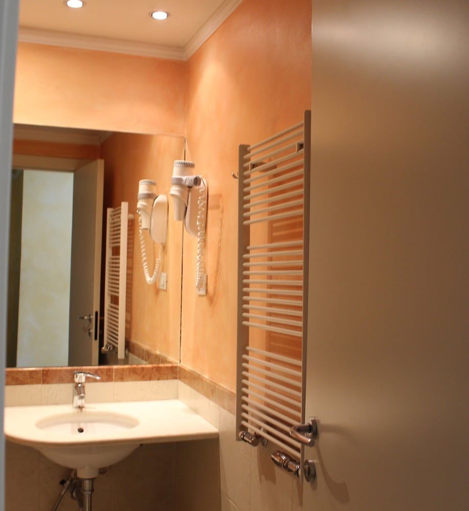 Hotel Club Standard Twin Room 2