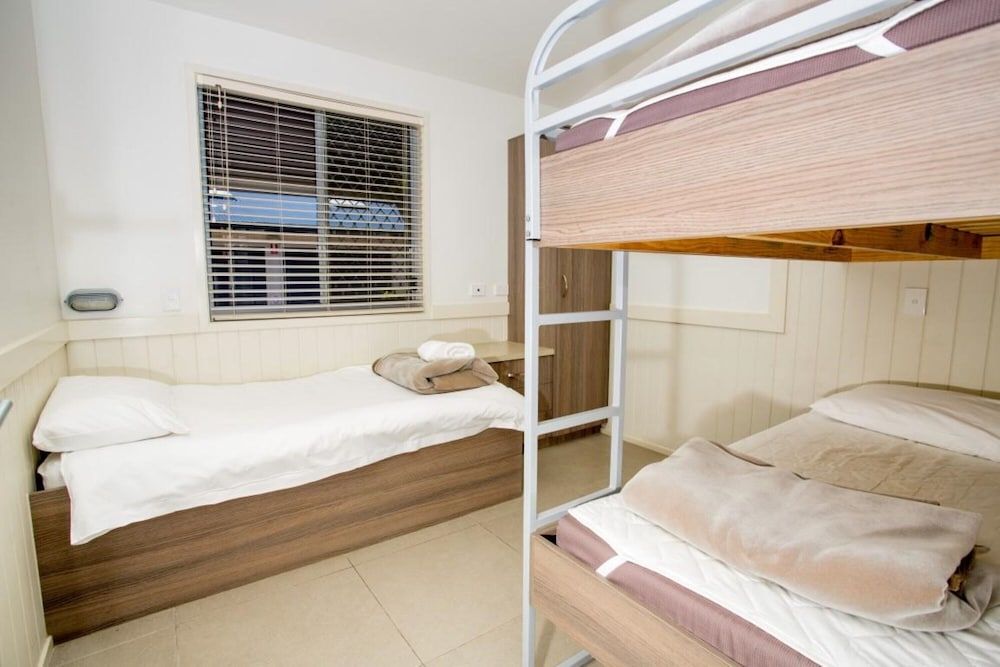 Deluxe Cabin - Sleeps 5 - Accessible
