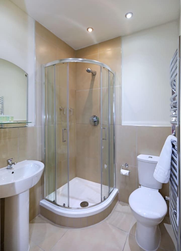 undefined Palmerston Suites 6