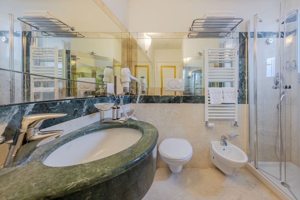 Ca' dell'Arte Deluxe Room 8