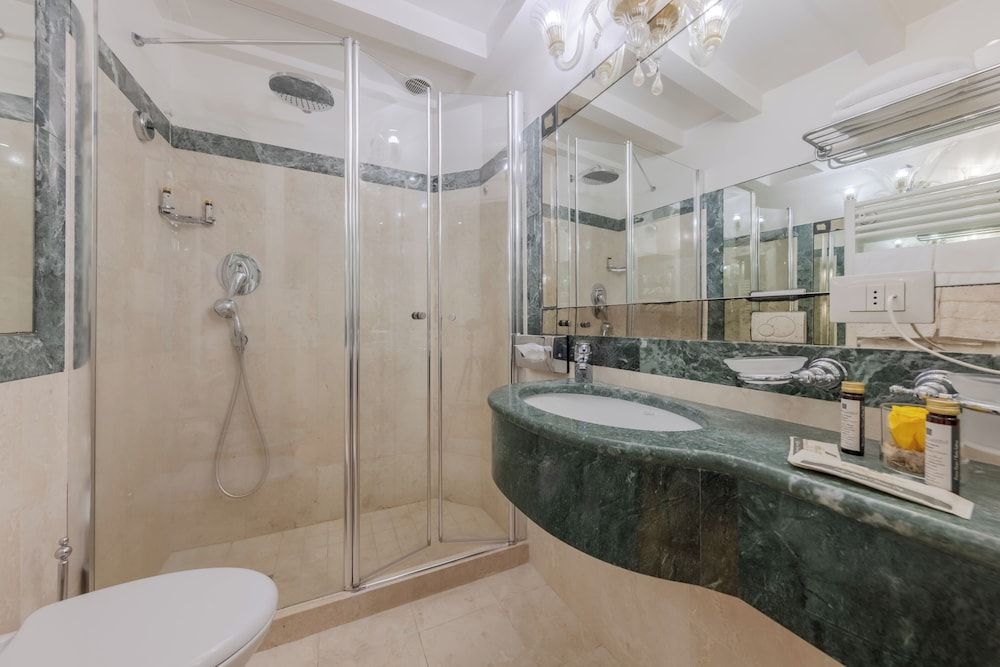 Ca' dell'Arte Deluxe Room 9