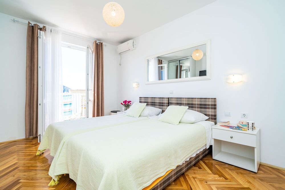 Jele Rooms Twin Room (Balcony & Shared Kitchen) 25