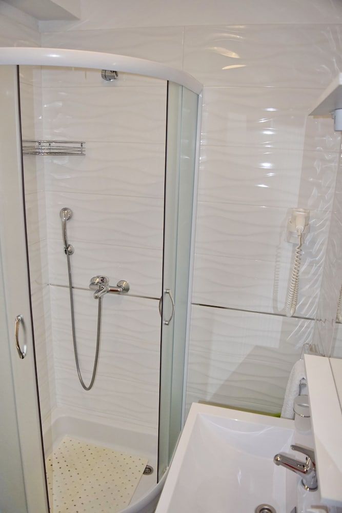 Jele Rooms Twin Room (Balcony & Shared Kitchen) 54