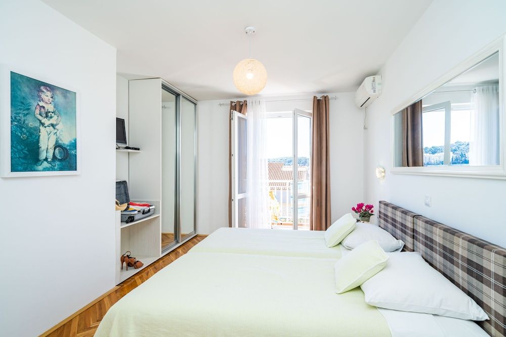 Jele Rooms Twin Room (Balcony & Shared Kitchen) 24