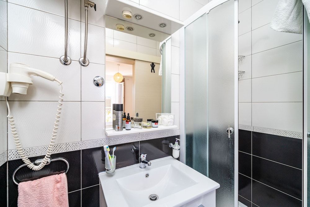 Jele Rooms Twin Room (Balcony & Shared Kitchen) 50