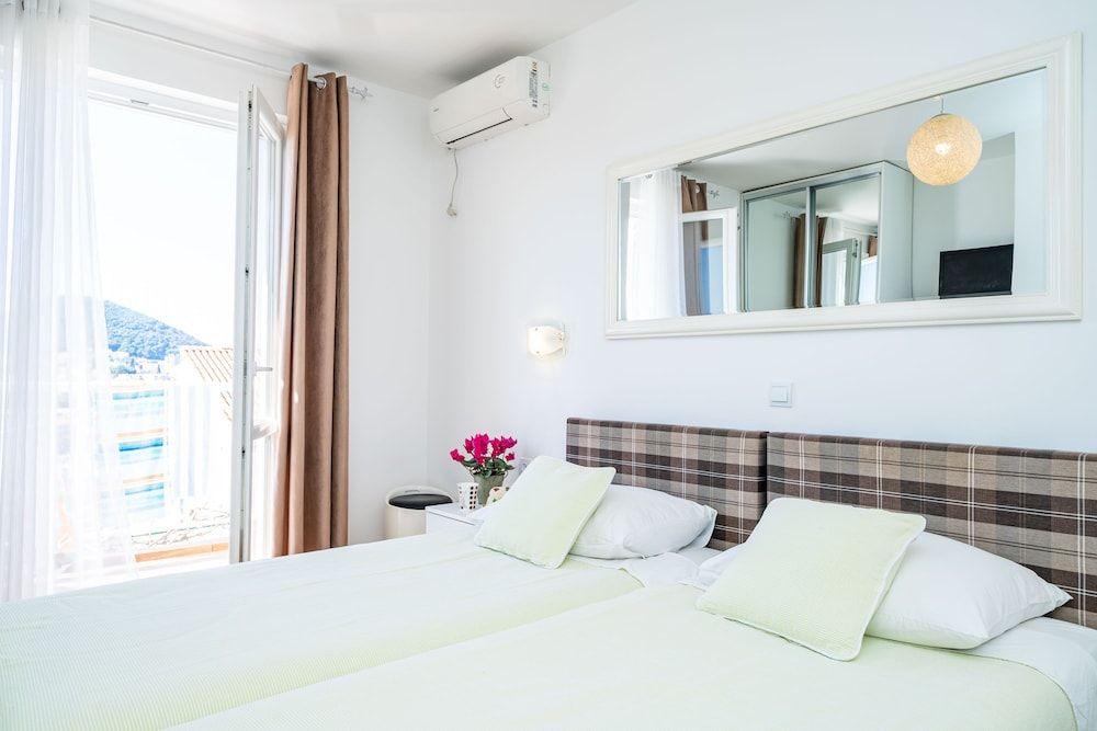 Jele Rooms Twin Room (Balcony & Shared Kitchen) 22