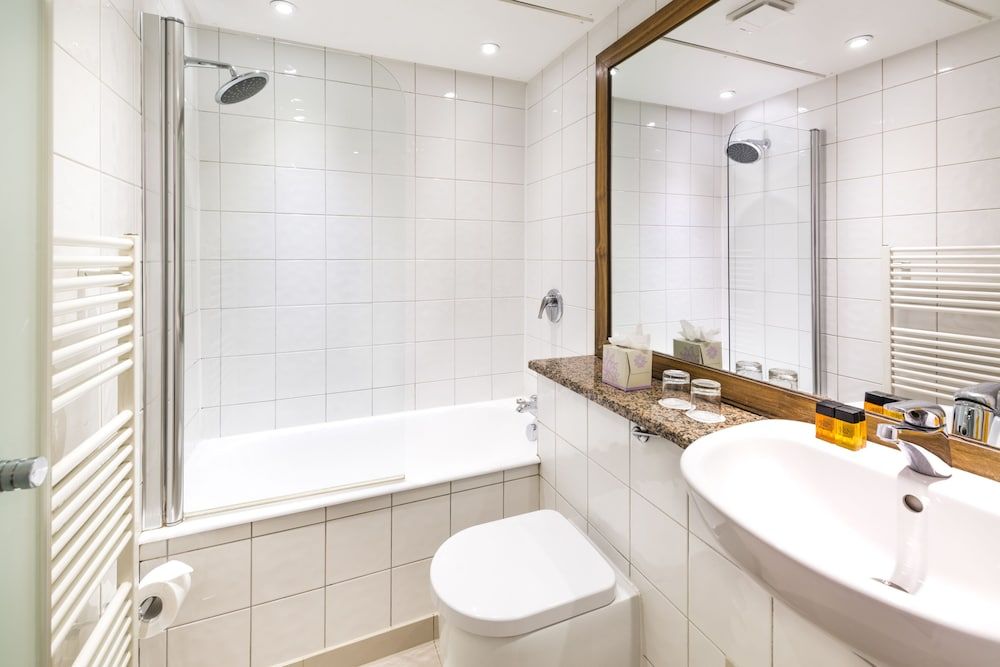 The California - London Kings Cross Double Room 8