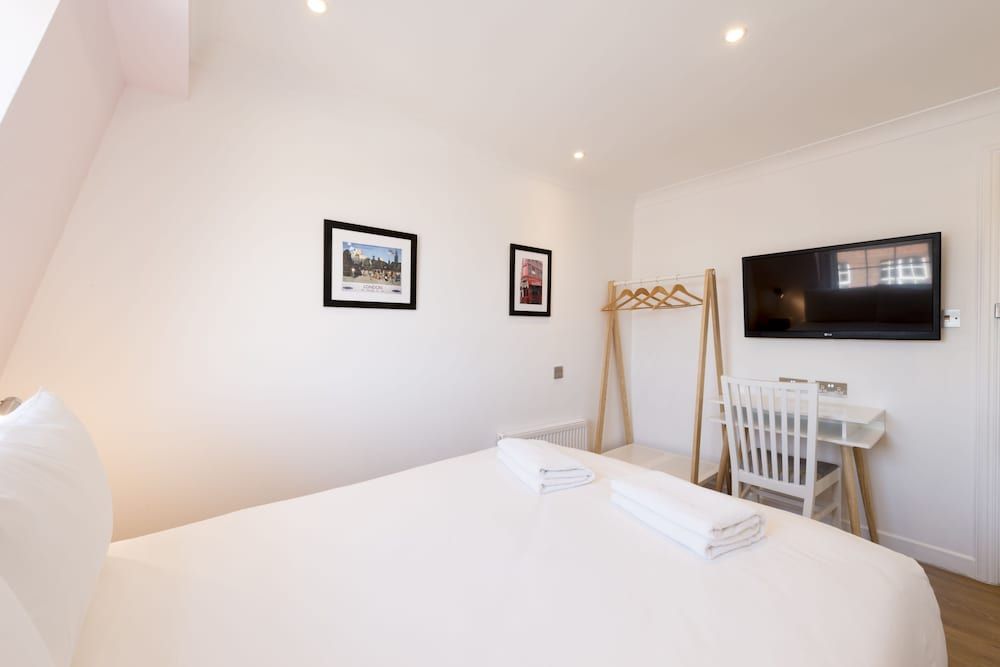 The California - London Kings Cross Double Room 4