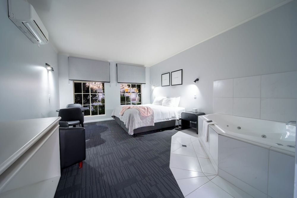 Luxury Room, 1 King Bed, Non Smoking