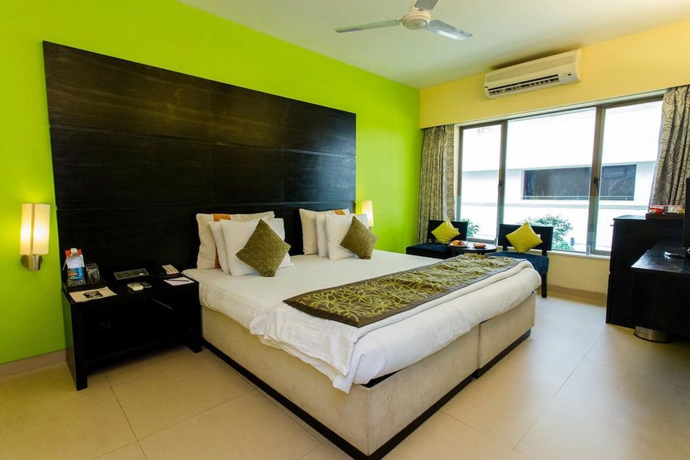 Citrus Hotel Lonavala Deluxe Room 4