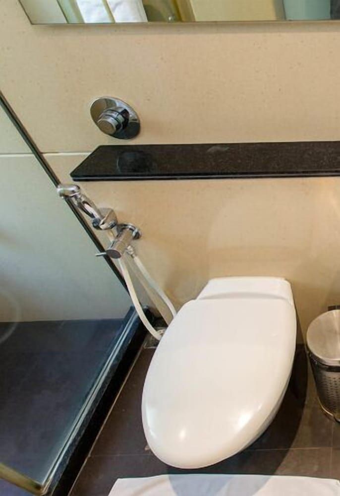 Citrus Hotel Lonavala Deluxe Room 7