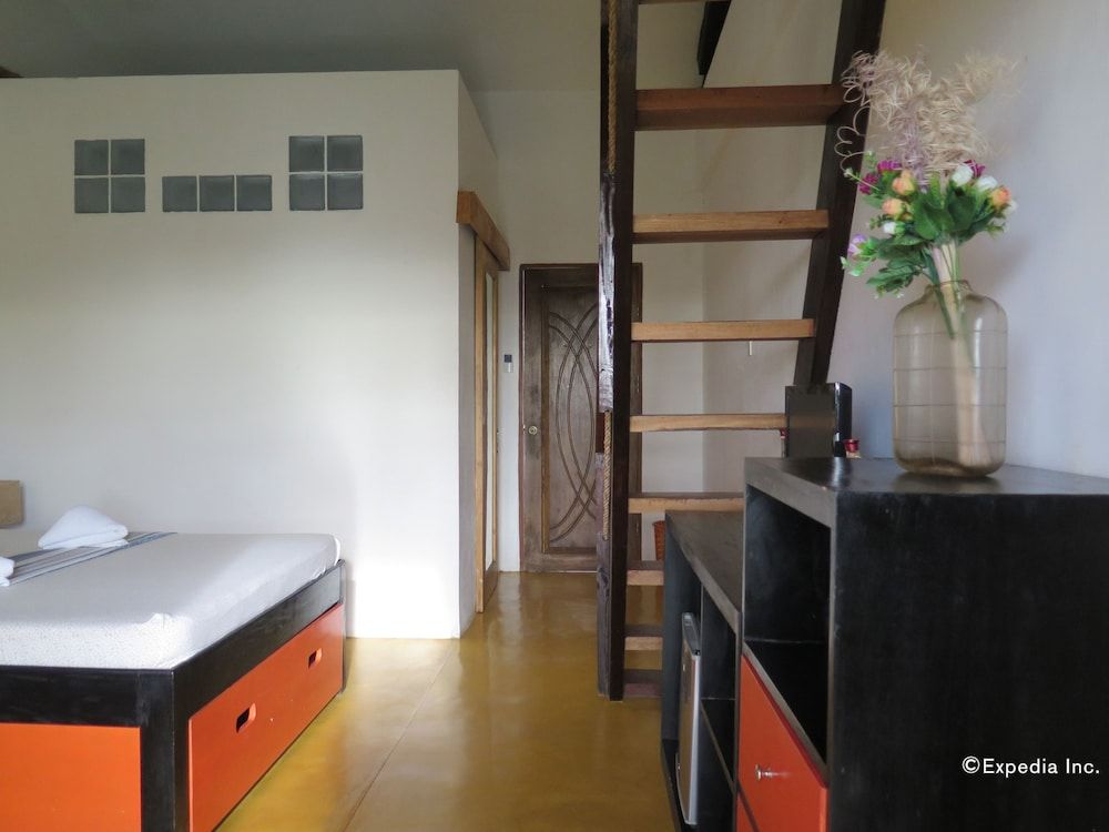 Vanilla Sky Dive Resort Family Room 2