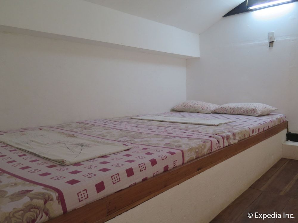 Vanilla Sky Dive Resort Family Room 4