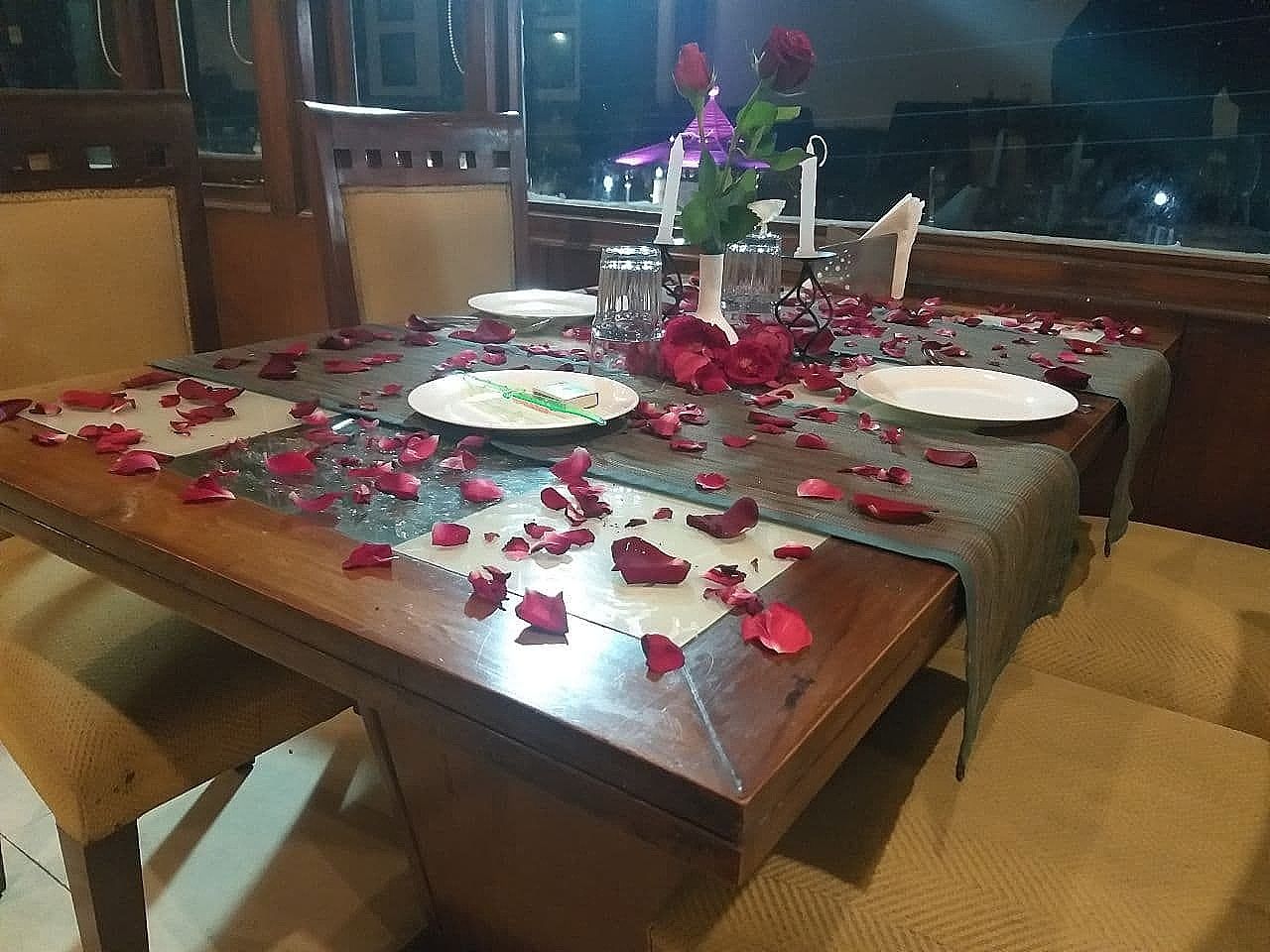 Food & Dining