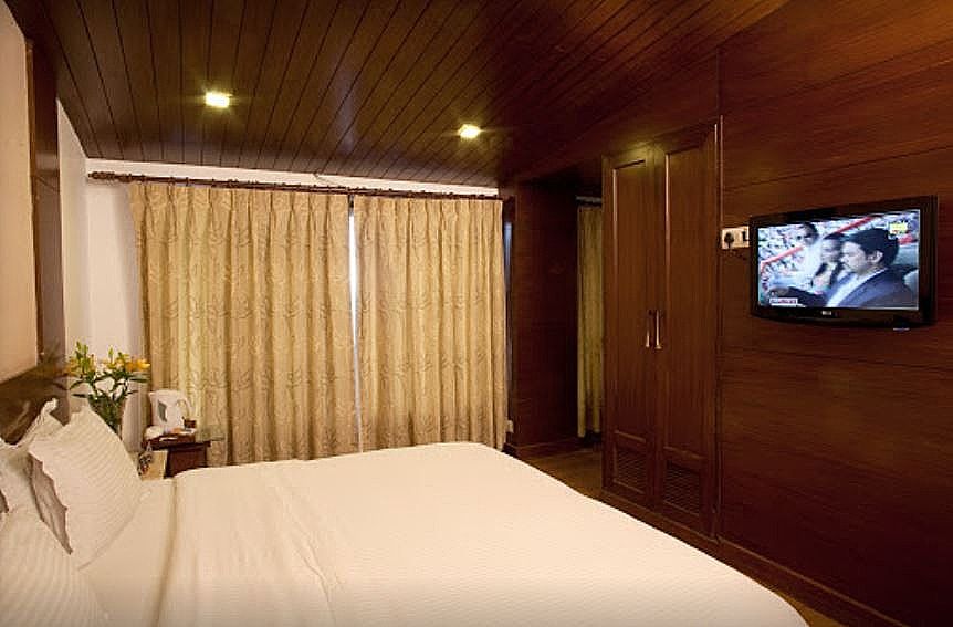 The Imperial Square Deluxe Room 8