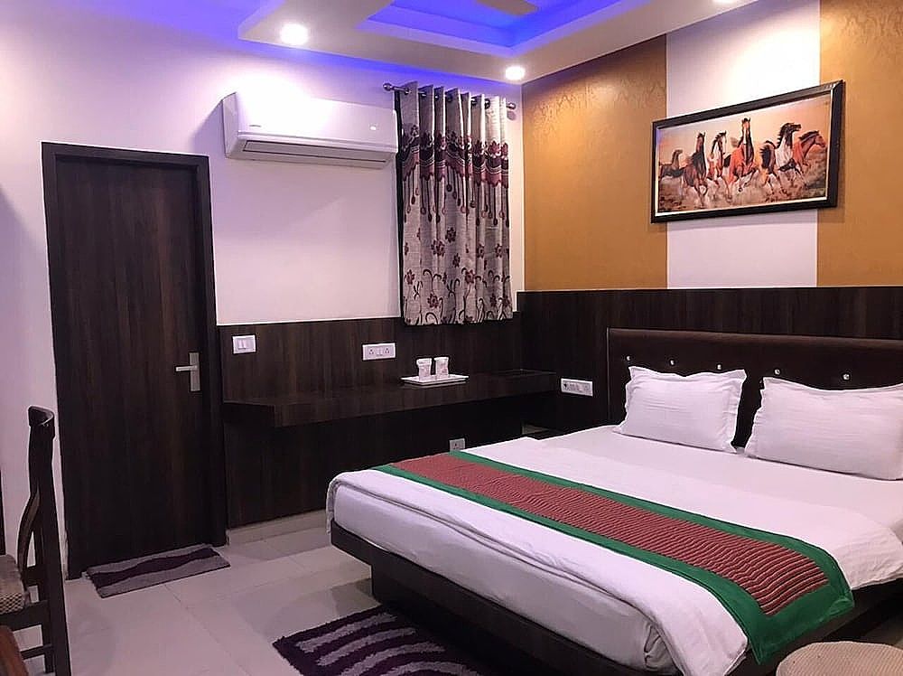 Luxury Double Room, 1 King Bed, Non Smoking, Garden View