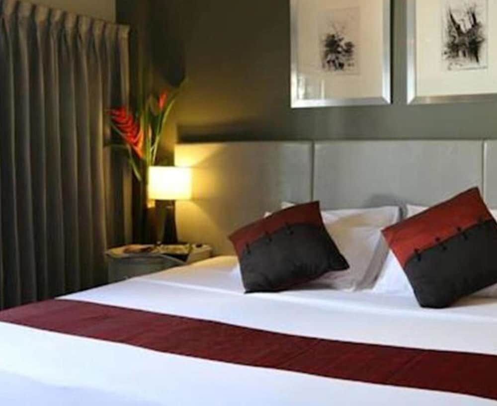 Regent Park Hotel Deluxe Room (Single) 5