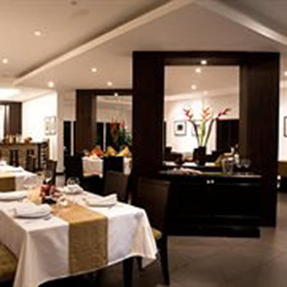 undefined Regent Park Hotel 4