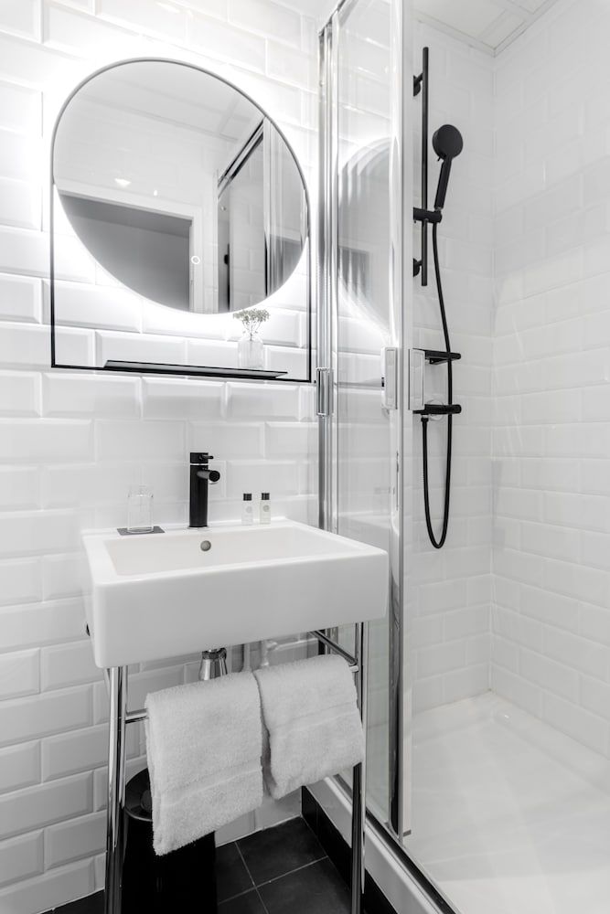 9Hotel Bastille - Lyon Classic Double Room, 1 Double Bed 5