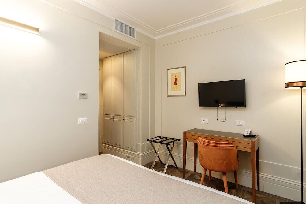 undefined Hotel Smeraldo 9