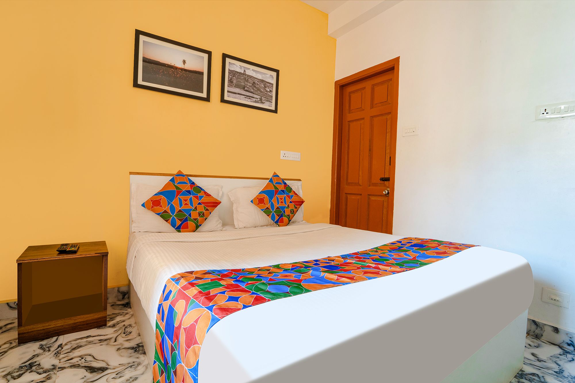 FabExpress Anmol's Peace Home Stay Deluxe Room 4
