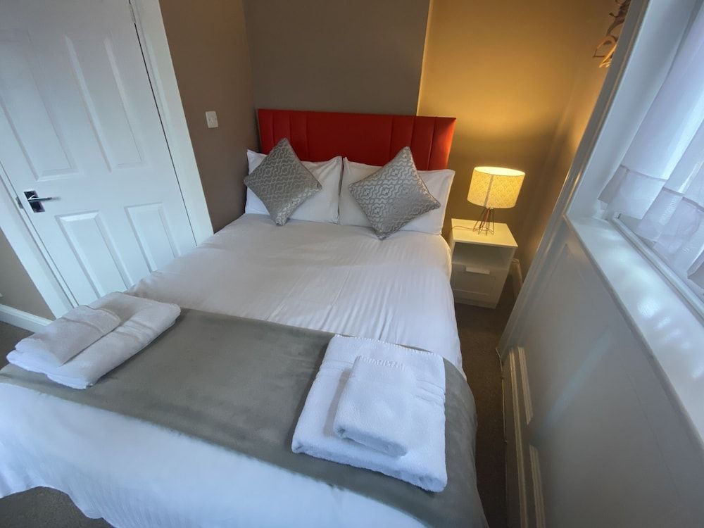 Economy Double Room, Ensuite (Small Ground Floor)