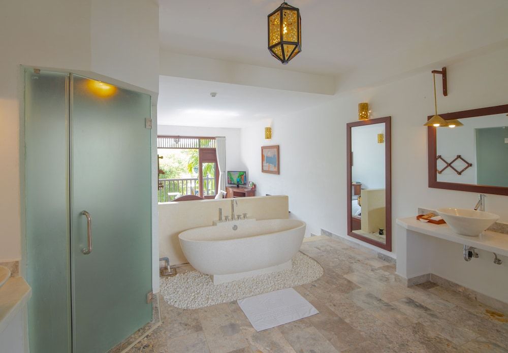 Legacy Hoi An Resort Superior Garden View with Balcony 9