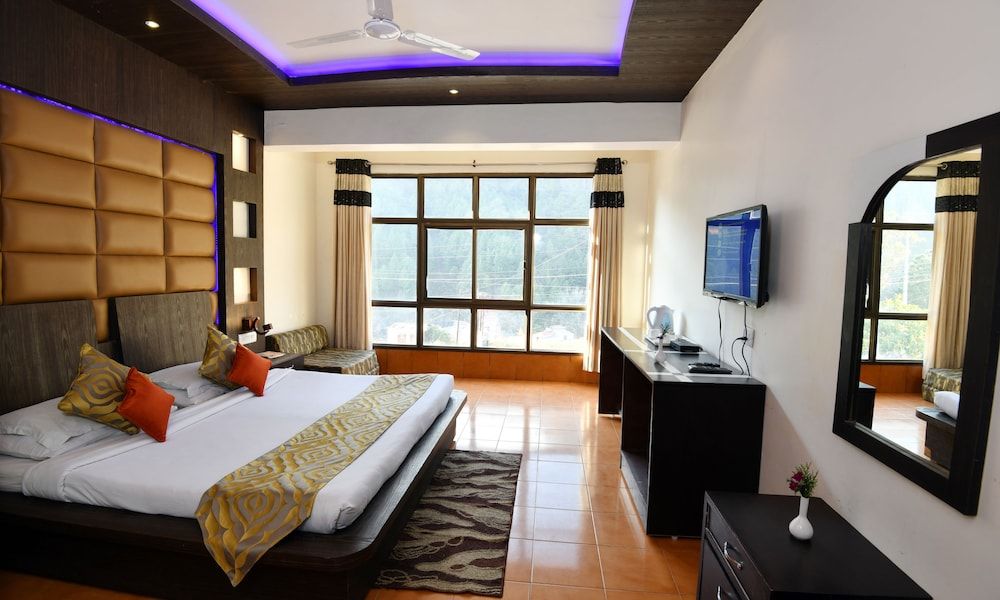 Dynasty Resort Executive Suite 22