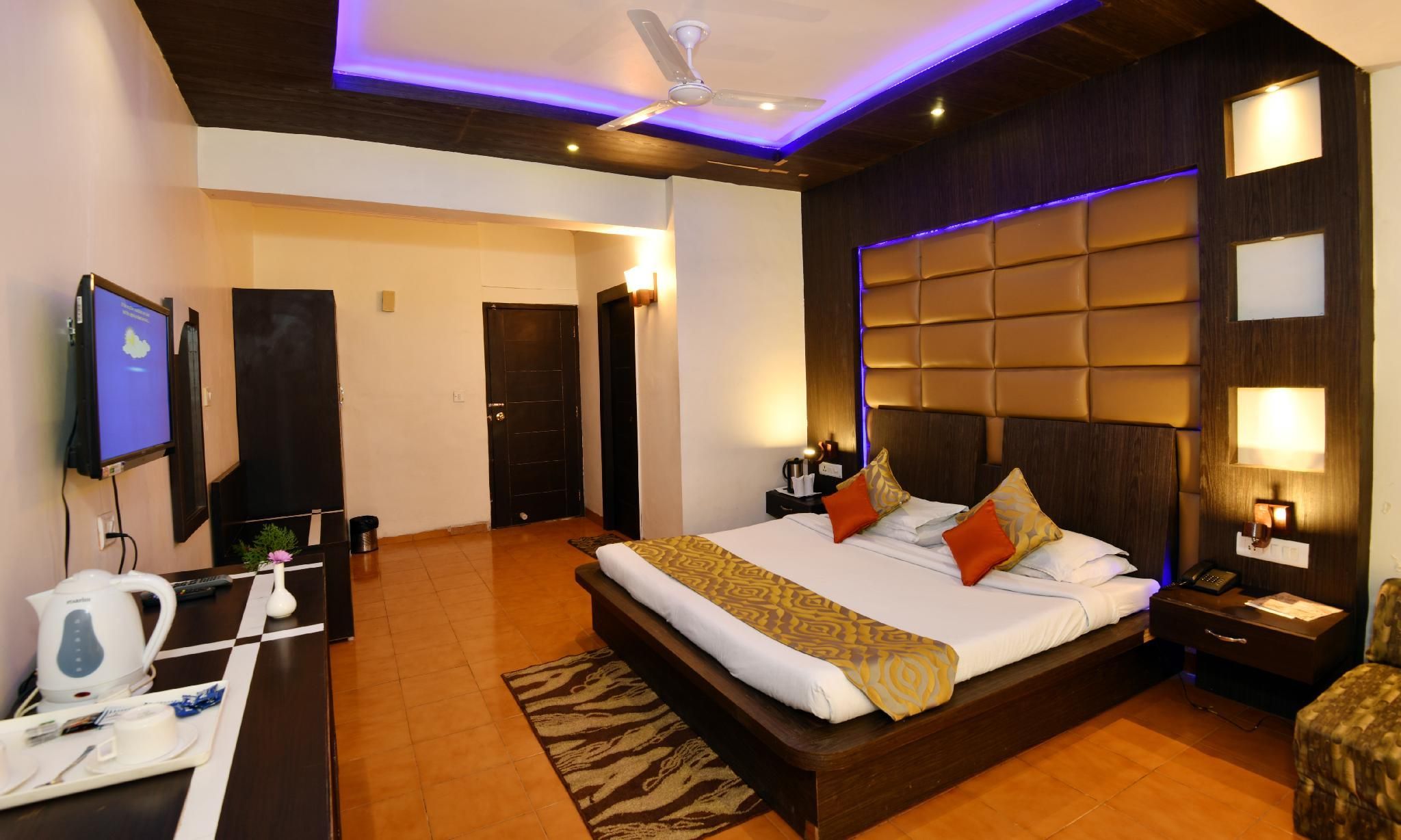 Super Deluxe Room with Balcony