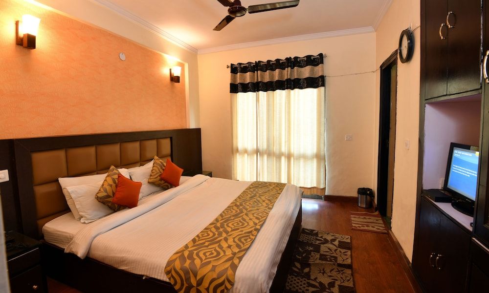 Dynasty Resort Executive Suite 17