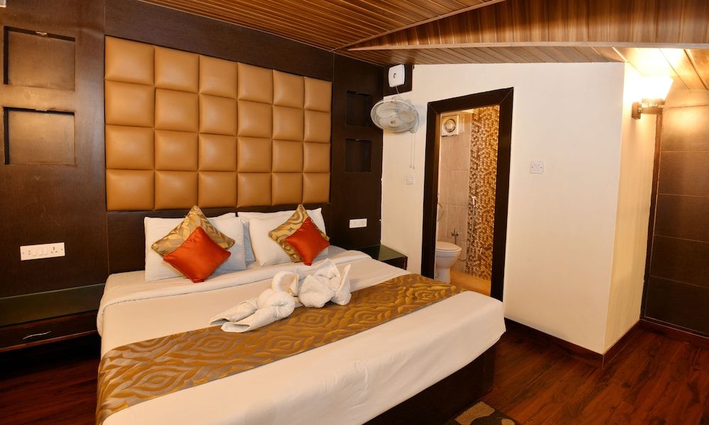 Dynasty Resort Executive Suite 18