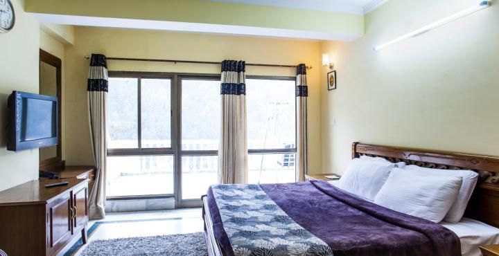 Dynasty Resort Executive Suite 8