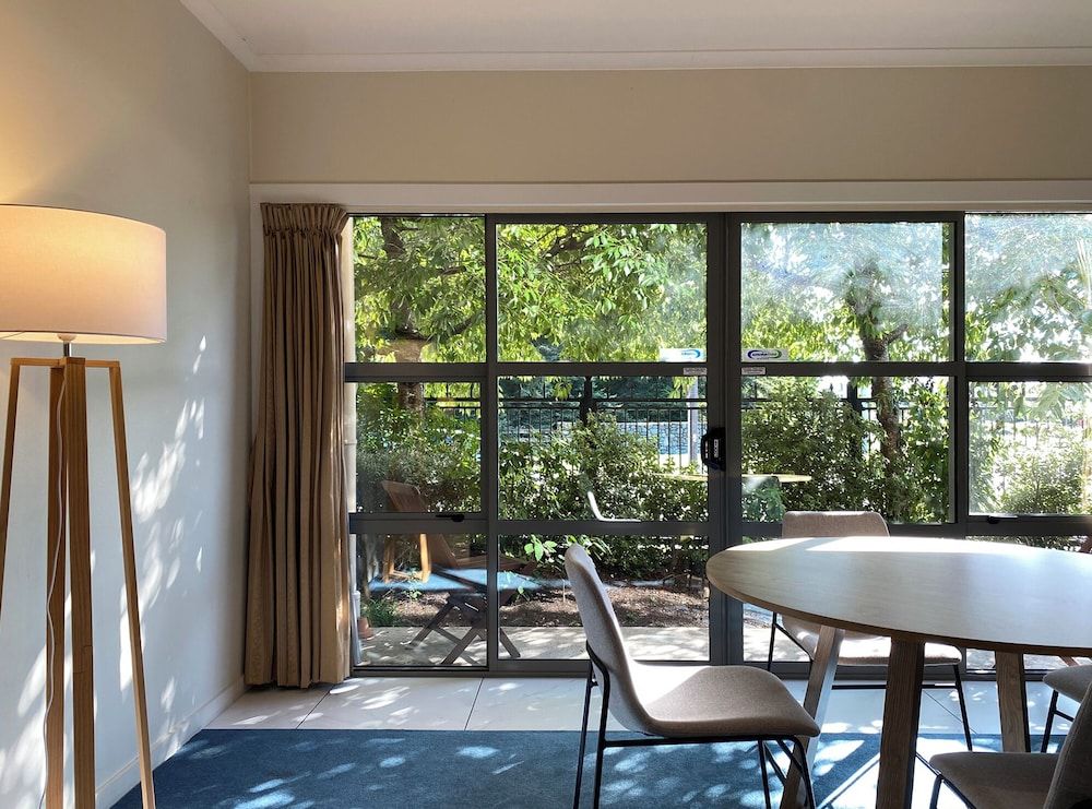 Saxton Lodge Suite, 2 Bedrooms, Park View 7