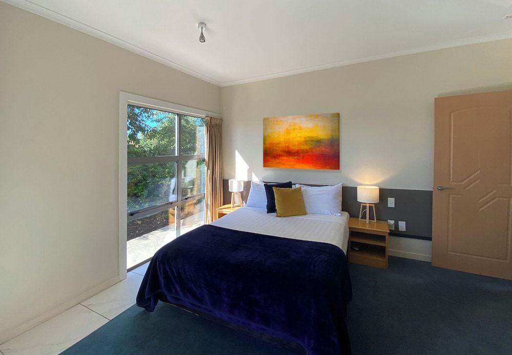 Saxton Lodge Suite, 2 Bedrooms, Park View 2