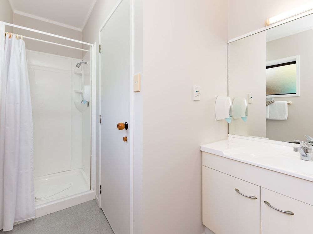 Outrigger Motel Twin Studio 6